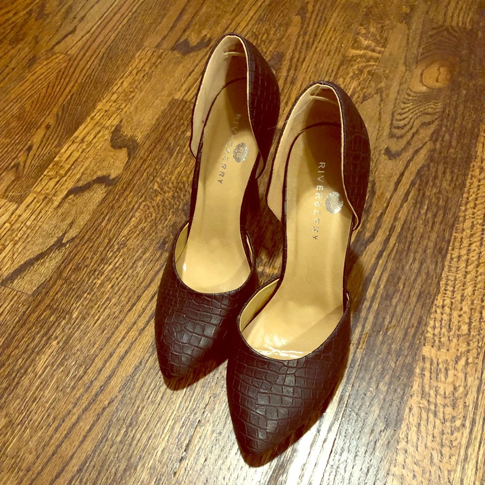 NWOT Black pointed toe heels